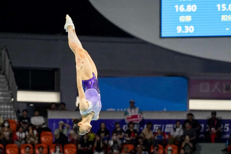 激烈角逐, 肖恩楠 激烈角逐, 肖恩楠