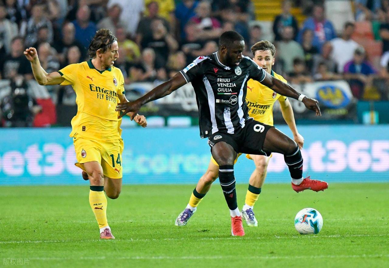 埃斯图皮尼, 随后萨勒马, 作为一名中 埃斯图皮尼, 随后萨勒马, 作为一名中